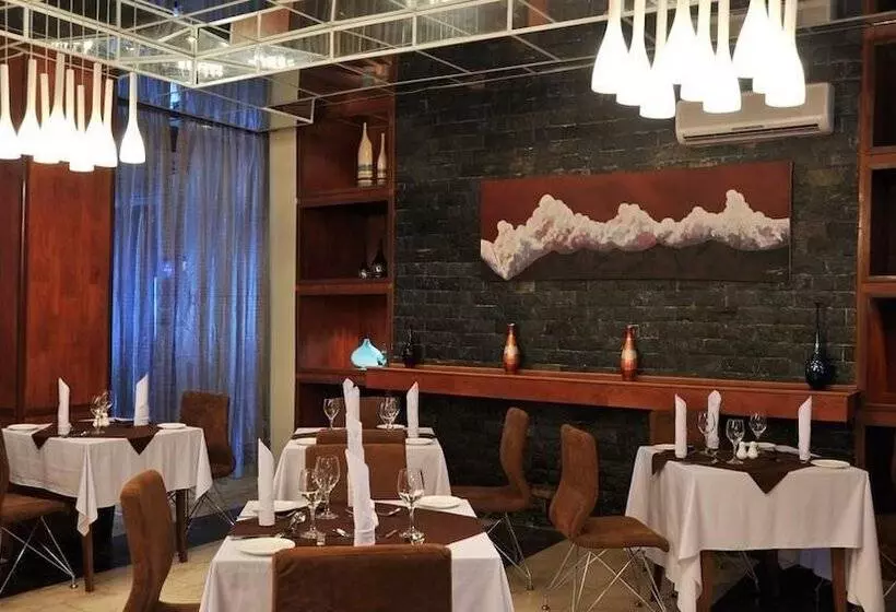 Protea Hotel By Marriott Delta