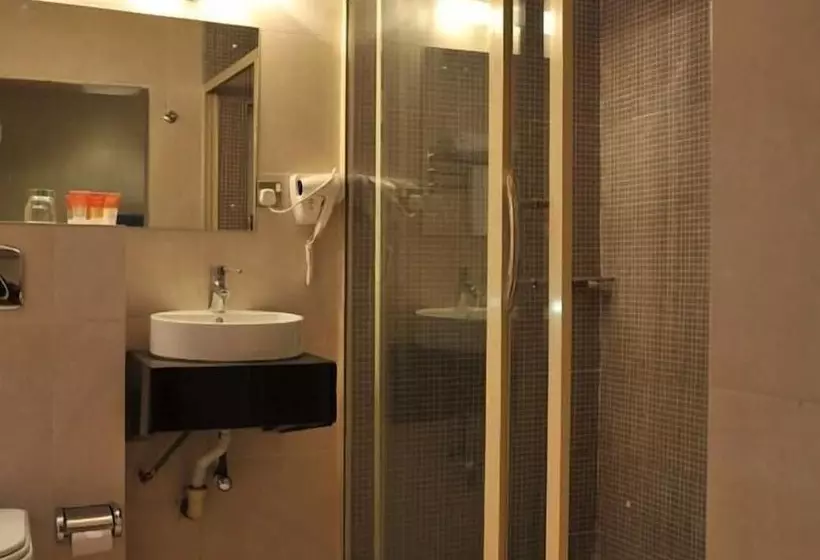 Protea Hotel By Marriott Delta