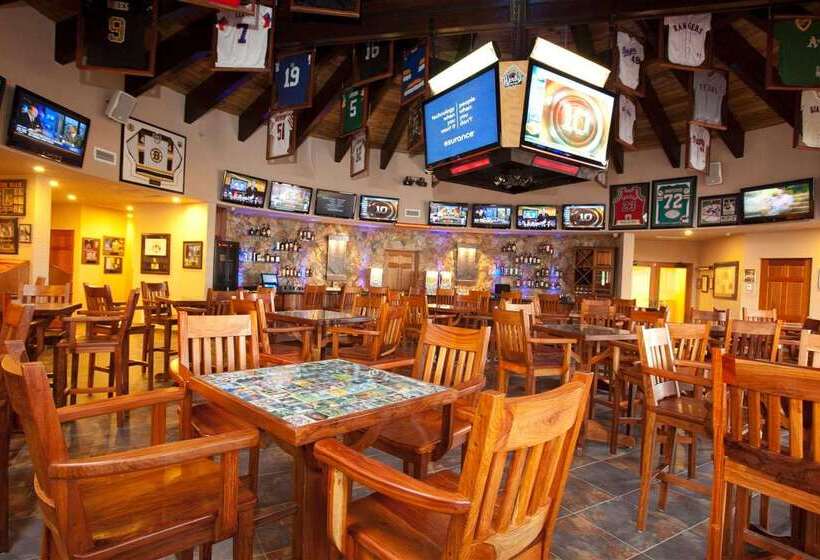 فندق Clarion Suites Roatan At Pineapple Villas