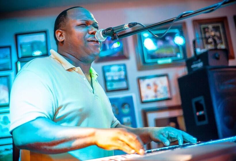 فندق Clarion Suites Roatan At Pineapple Villas