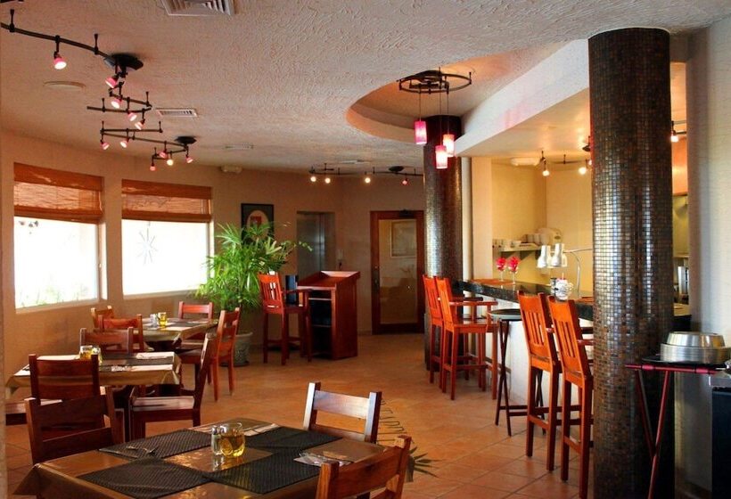 فندق Clarion Suites Roatan At Pineapple Villas