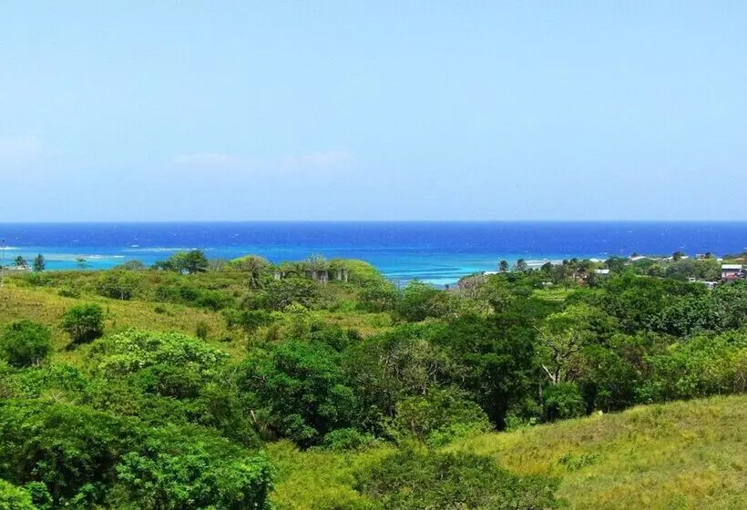 هتل Clarion Suites Roatan At Pineapple Villas