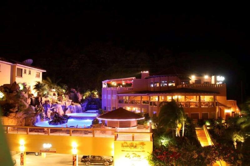 فندق Clarion Suites Roatan At Pineapple Villas