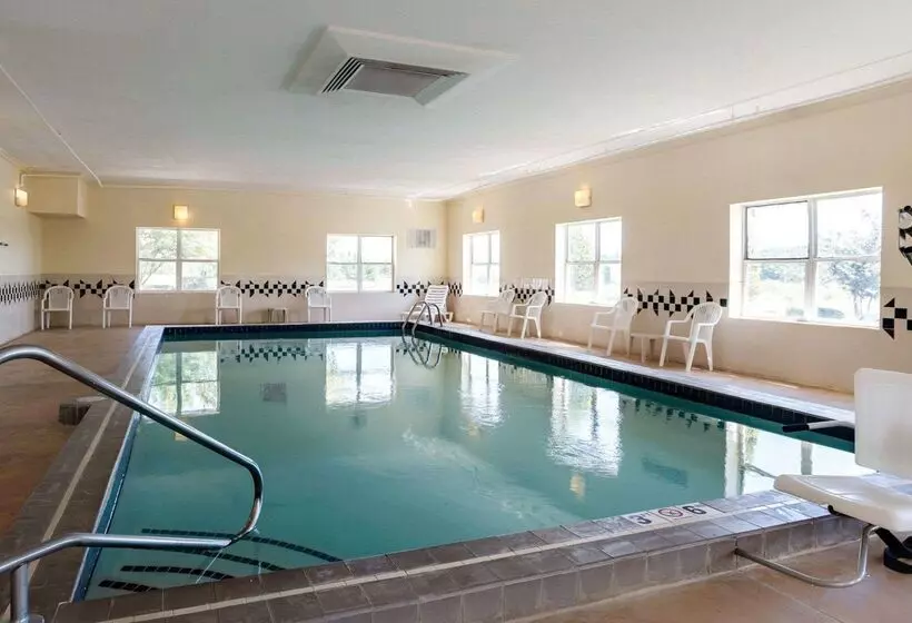 فندق Comfort Inn & Suites