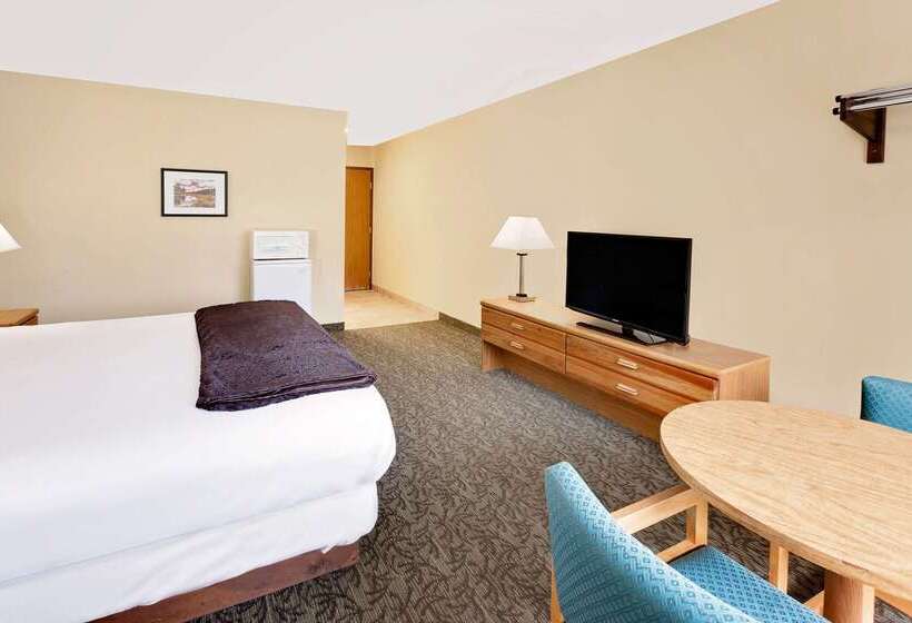 ホテル Days Inn By Wyndham Cadillac