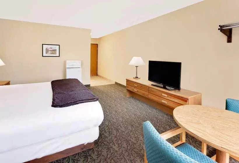 ホテル Days Inn By Wyndham Cadillac