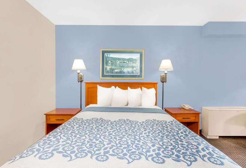 호텔 Days Inn By Wyndham Cedar Falls University Plaza