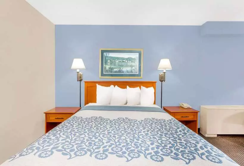 호텔 Days Inn By Wyndham Cedar Falls University Plaza