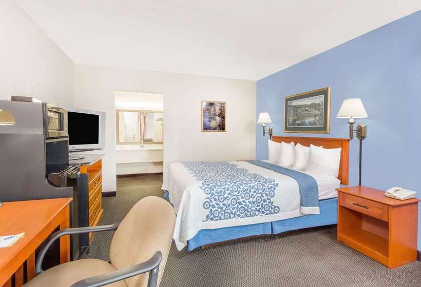 호텔 Days Inn By Wyndham Cedar Falls University Plaza