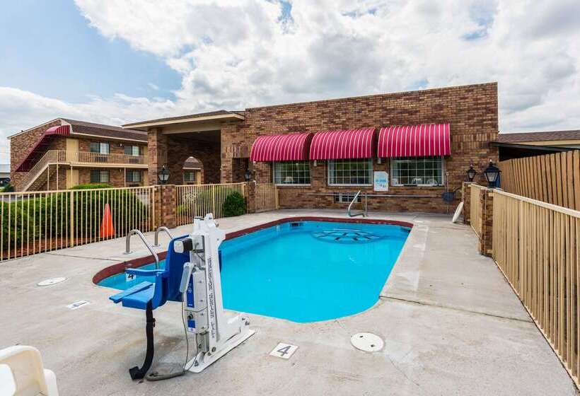 فندق Econo Lodge & Suites Brinkley
