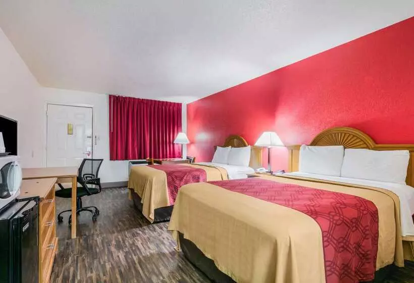 Отель Econo Lodge & Suites Brinkley