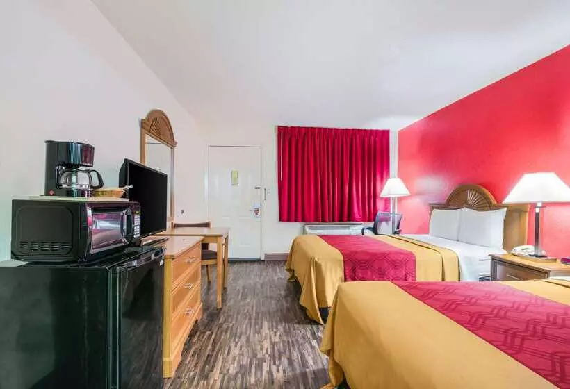 Отель Econo Lodge & Suites Brinkley