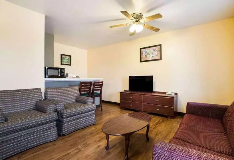 בית מלון כפרי Econo Lodge Bartlesville Hwy 75