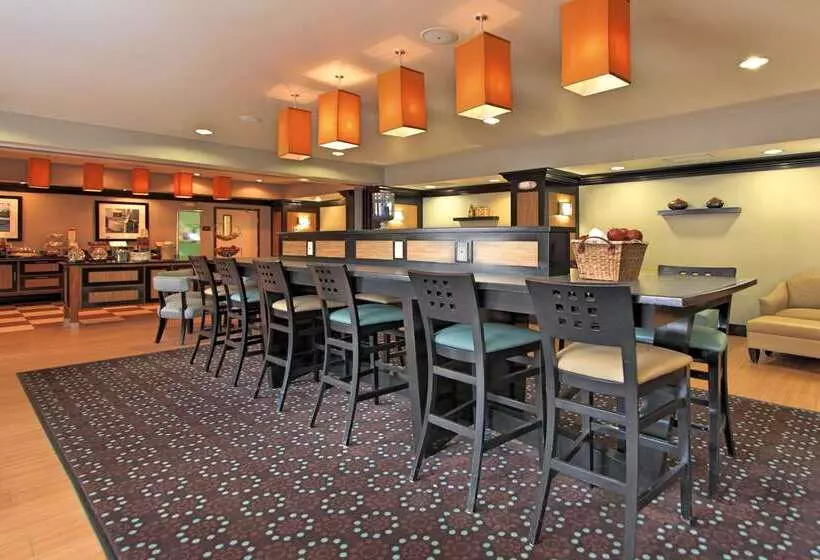 فندق Hampton Inn Defiance