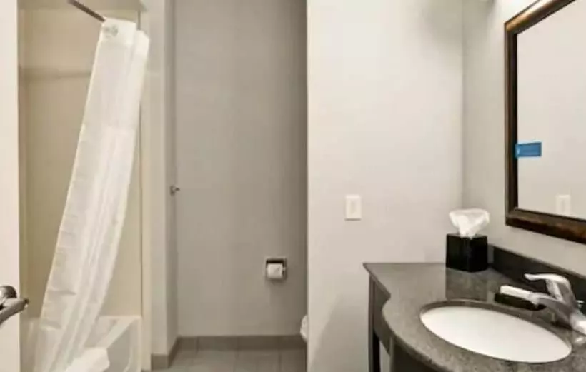 فندق Hampton Inn Defiance