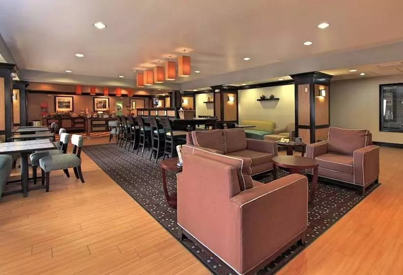 فندق Hampton Inn Defiance