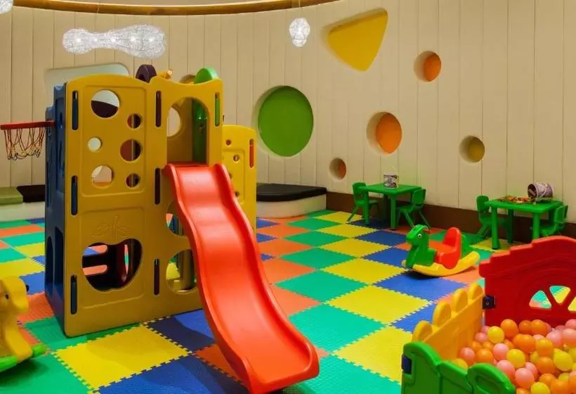 ホテル Holiday Inn Resort Changbaishan, An Ihg
