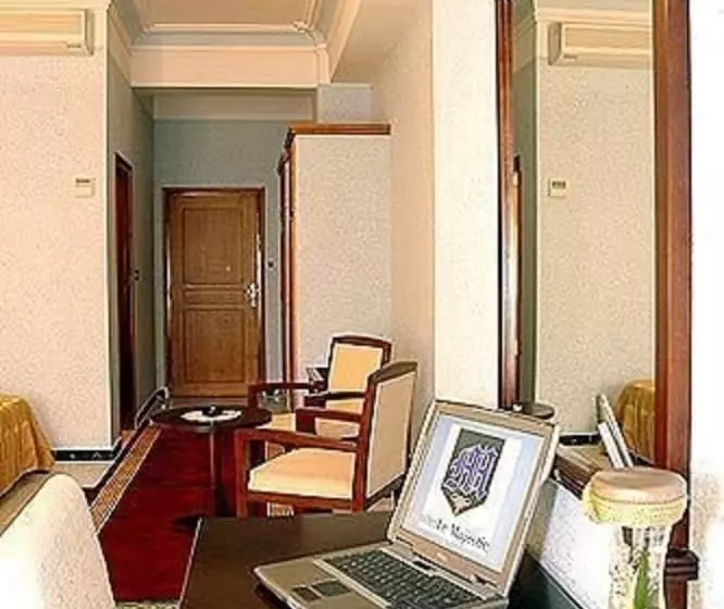 هتل Majestic Annaba