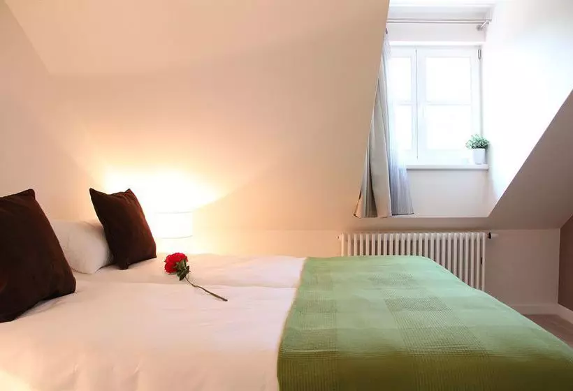 Hotelli MH Apartments Central Prague