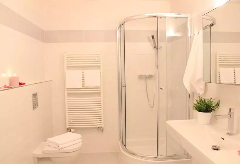 Hotelli MH Apartments Central Prague