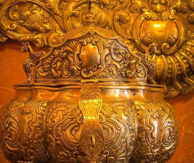 هتل Monasterio