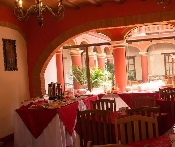 هتل Monasterio