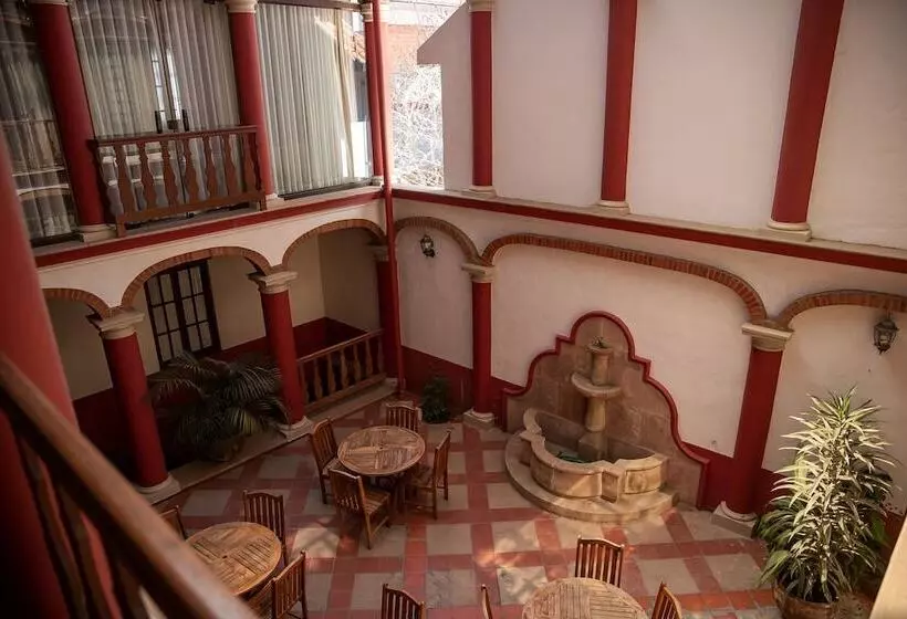 هتل Monasterio