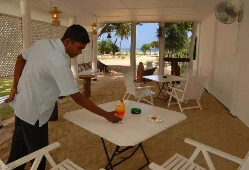 Hotel Pigeon Island Beach Resort