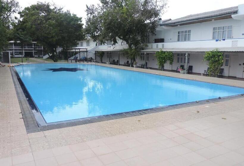 Otel Pigeon Island Beach Resort