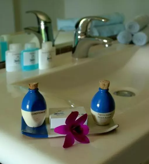 Hotel Pigeon Island Beach Resort