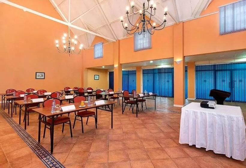 Protea Hotel By Marriott Chingola