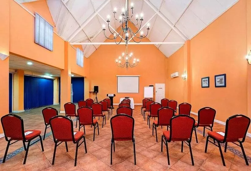 Protea Hotel By Marriott Chingola