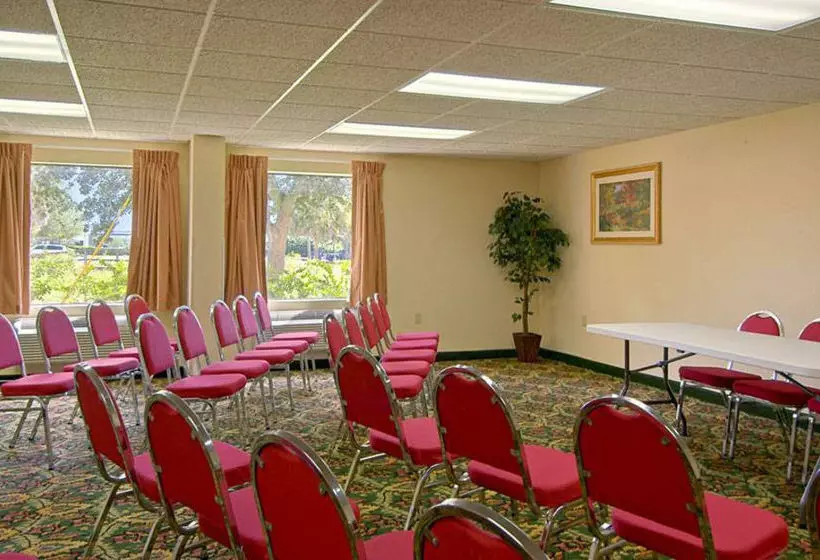 호텔 Regency Inn and Suites