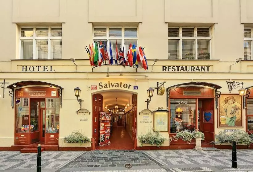 هتل Salvator