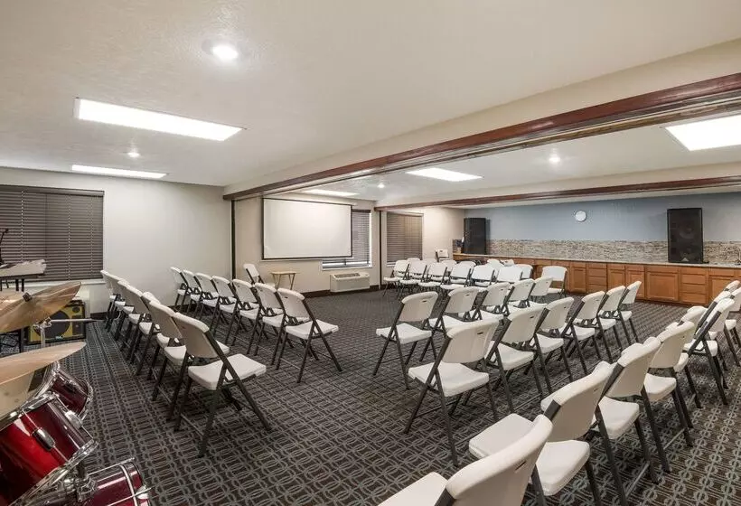 Surestay Plus Hotel By Best Western Coralville Iowa City