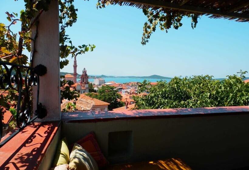 בית מלון כפרי Taksiyarhis Pension