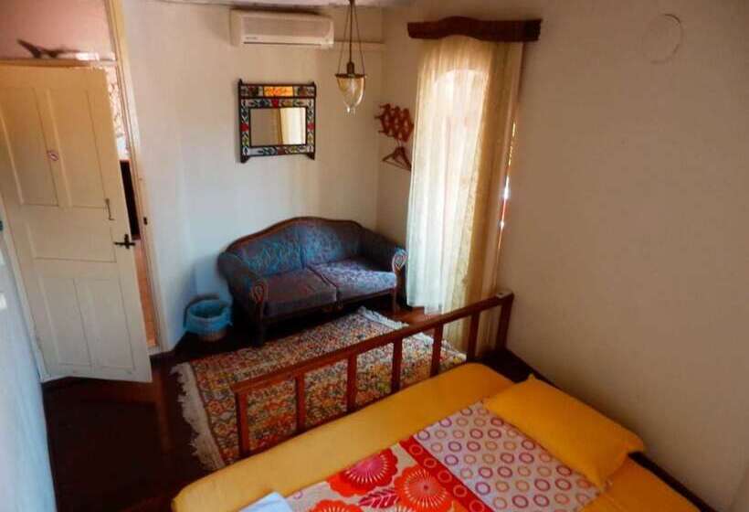 בית מלון כפרי Taksiyarhis Pension