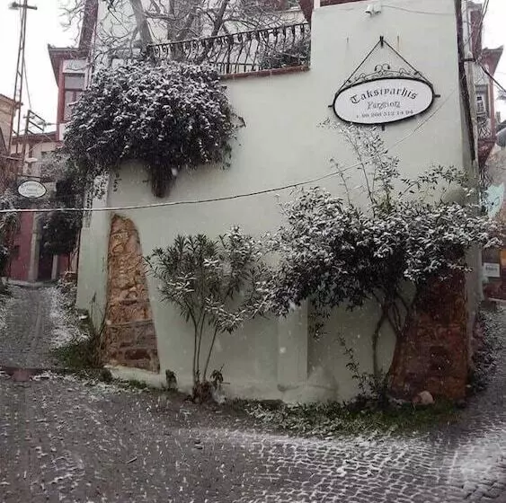 酒店 Taksiyarhis Pension