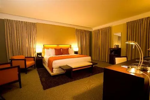 هتل The Carlton Savannah