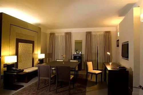 هتل The Carlton Savannah
