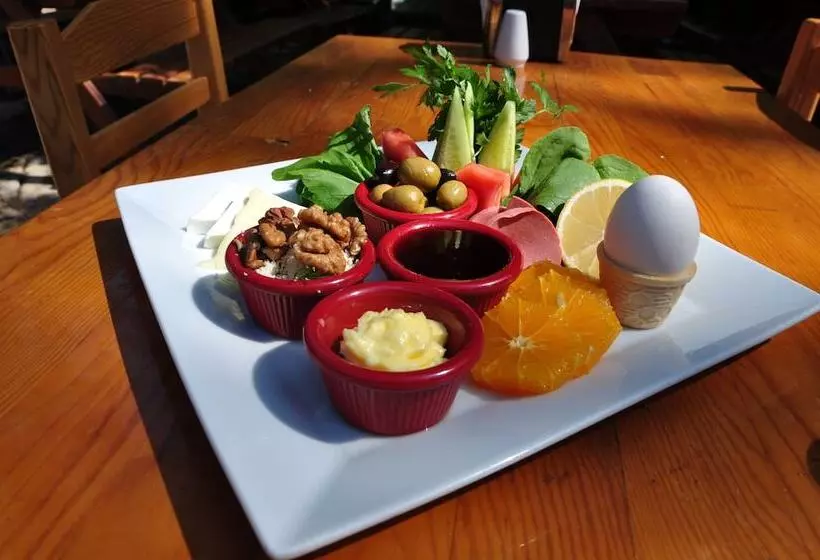 هتل Bayrams Tree Houses