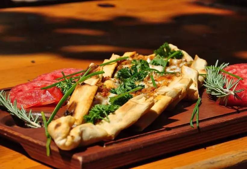 هتل Bayrams Tree Houses