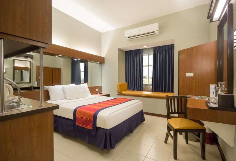 Microtel By Wyndham Eagle Ridge