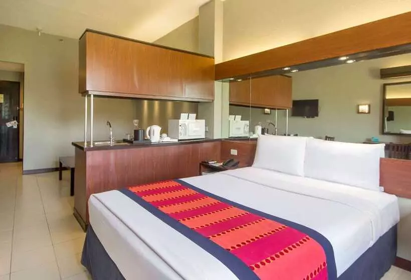 Microtel By Wyndham Eagle Ridge