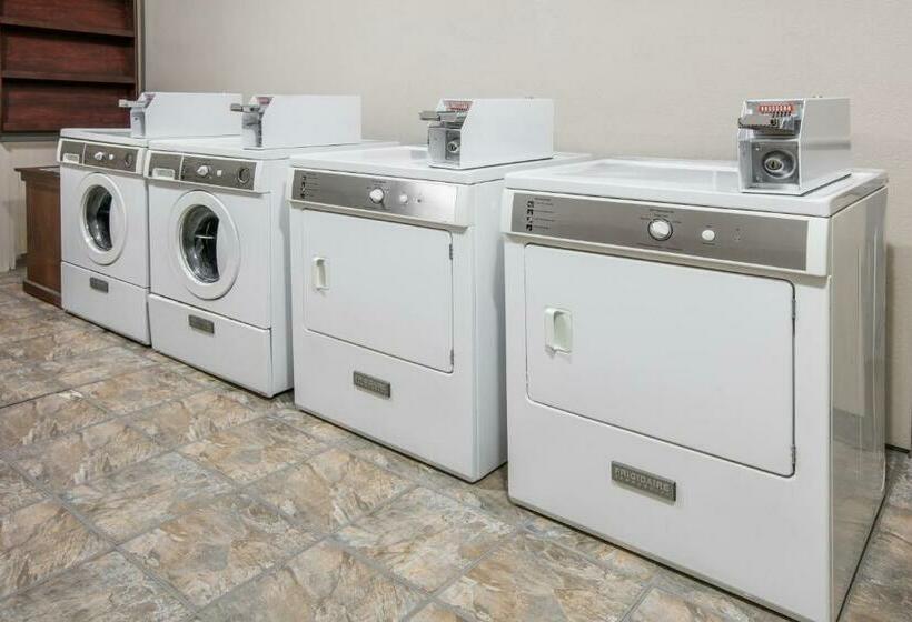 ホテル Baymont By Wyndham Lawton