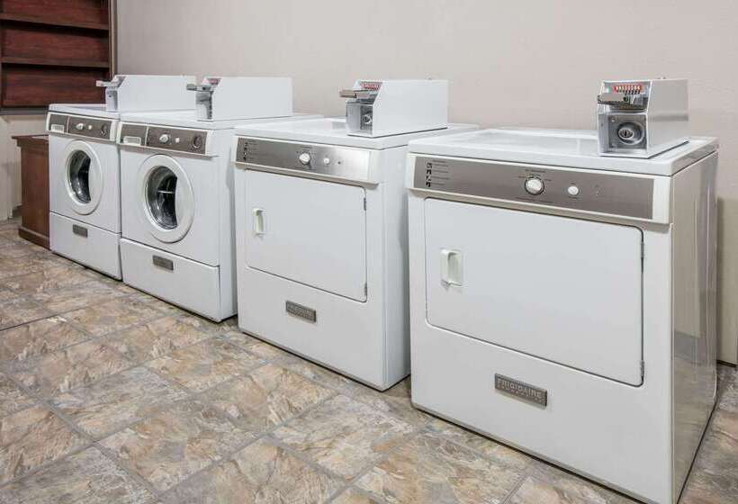 ホテル Baymont By Wyndham Lawton