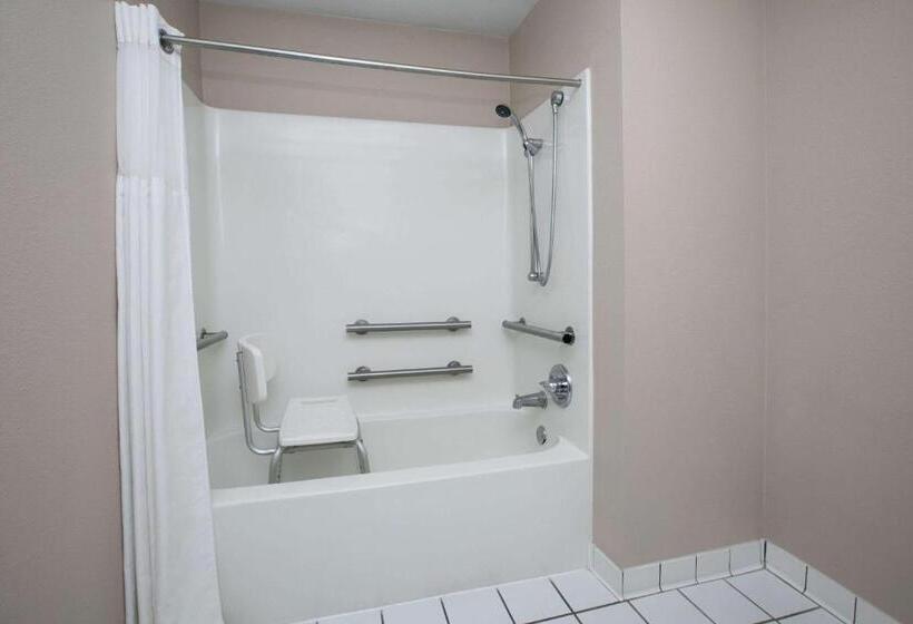 ホテル Baymont By Wyndham Lawton