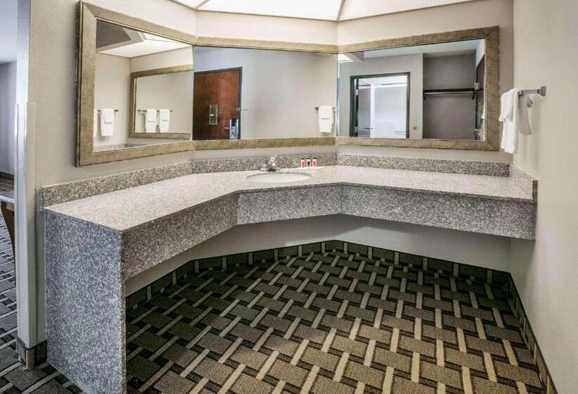 ホテル Baymont By Wyndham Lawton