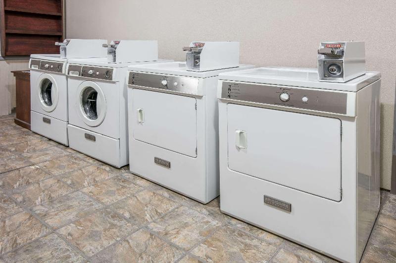 ホテル Baymont By Wyndham Lawton