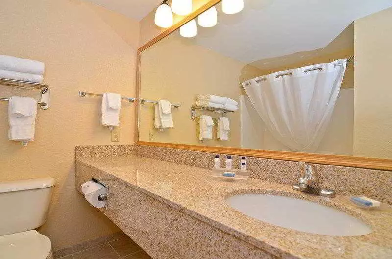 Отель Comfort Inn & Suites Independence